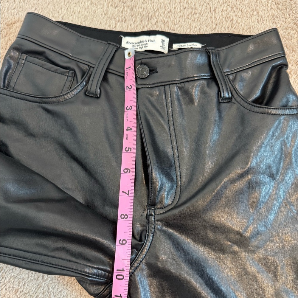 Abercrombie‎ & Fitch 90s Straight Ultra High Rise Faux Leather Pants Size 26/2 - Picture 11 of 12